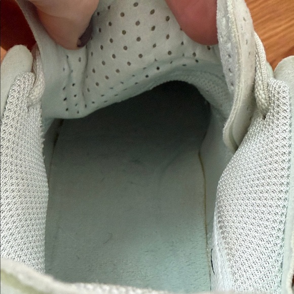 Nike Girls/Womens Basketball Sneakers - Picture 11 of 14